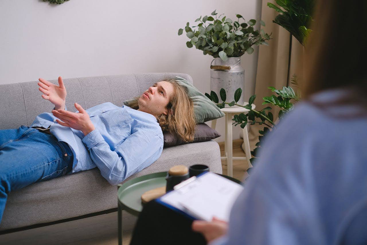Patient undergoing Partial Hospitalization Program (PHP) with a therapist - Online CBT Journal
