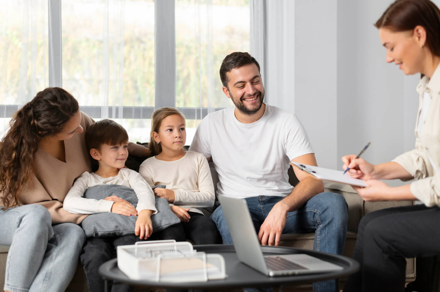 How Family Therapy Supports PHP for Adolescents in Miami